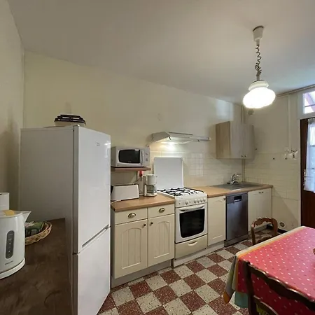 T4 Confortable 6 Pers Avec Wifi, Terrasse Et Jardin A 200m De La - - Fr-1-379-158 Apartment